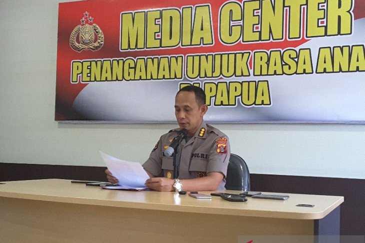 Panglima TNI dan Kapolri berkantor di Jayapura