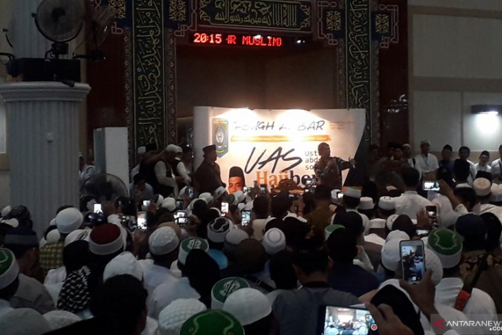 Ustadz Abdul Somad ajak umat terus semarakan masjid