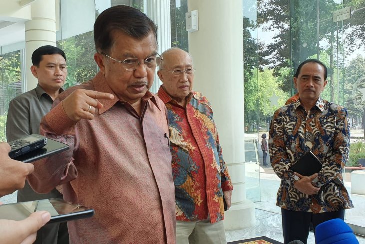 Wapres JK minta bendera
