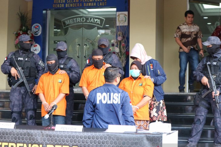 Kasus istri bunuh suami yang dibakar dalam mobil, polisi tangkap tiga tersangka baru