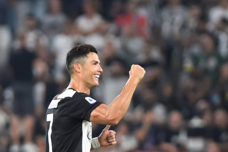 Wah wah waaah, Ronaldo mendapatkan Rp2,5 triliun dari Nike