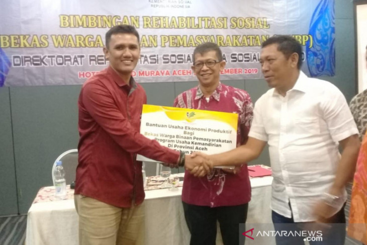 16 bekas narapidana kasus terorisme di Aceh terima bantuan usaha