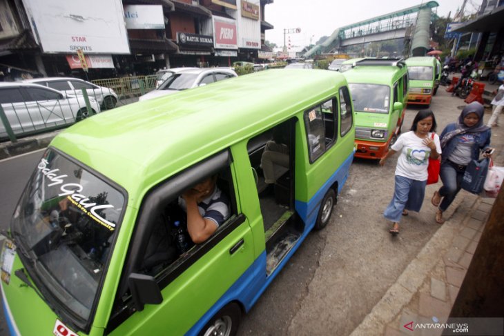 Trayek angkot di sekitar Pasar Anyar Bogor lakukan simulasi perubahan rute