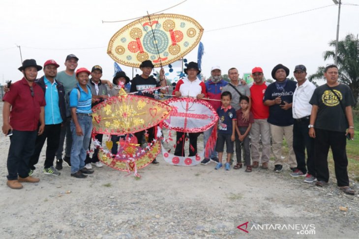 Layang-layang untuk tarik wisatawan , kembangkan unggulan kearifan lokal