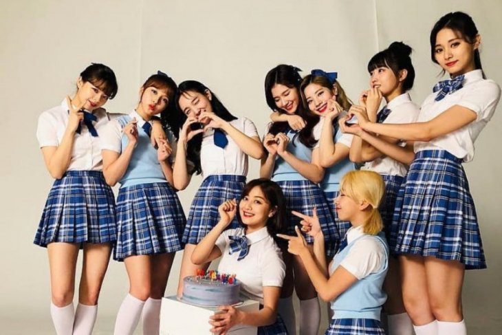 TWICE puncaki peringkat Oricon Jepang kali kelima