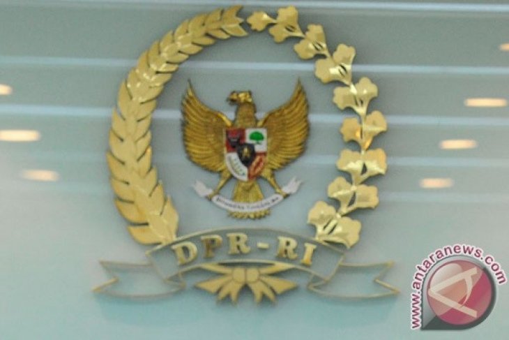 DPR sahkan UU Pekawinan guna atur batasan usia menikah