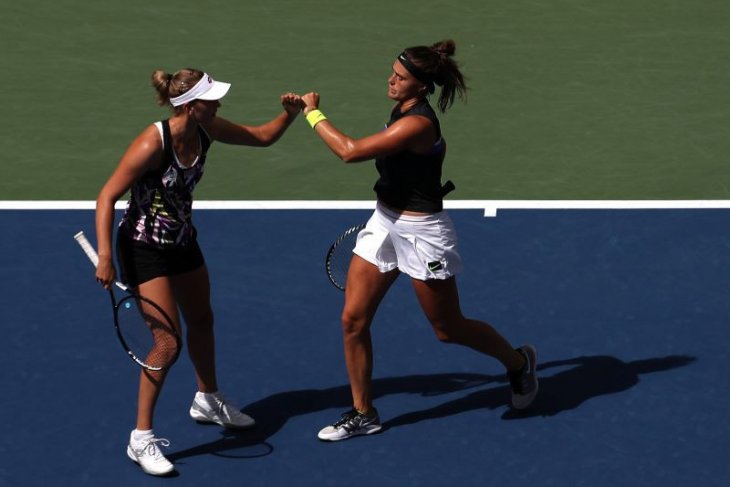 Mertens/Sabalenka juarai ganda putri US Open pertama kalinya