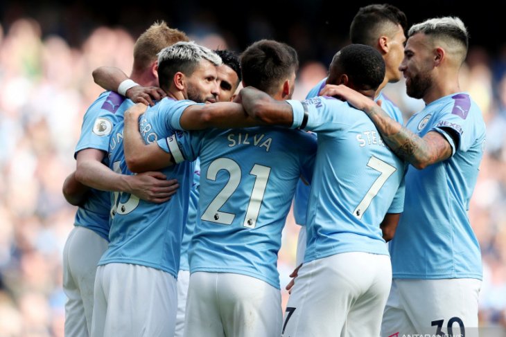 Manchester City tim pertama habiskan 1 miliar euro untuk belanja pemain