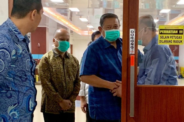SBY jenguk dan doakan BJ Habibie