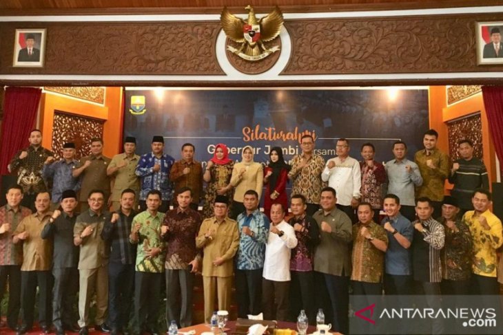Dewan Provinsi Jambi jalin keakraban dengan eksekutif