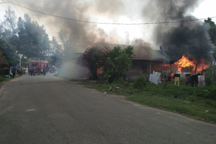 Dua unit rumah hangus terbakar di Aceh Jaya