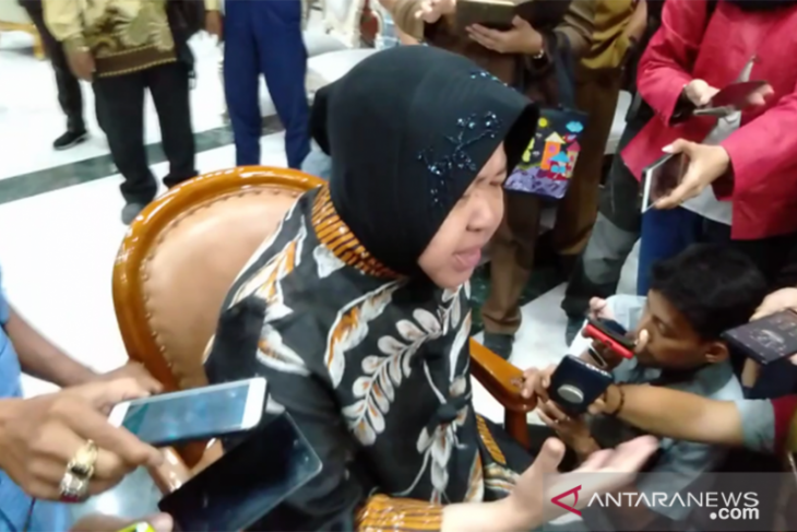 Risma tanggapi macetnya distribusi air PDAM terdampak proyek Alun-Alun Surabaya