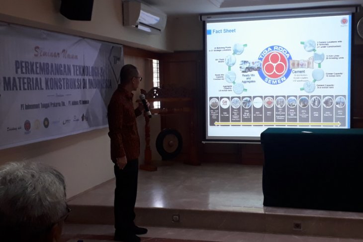UI mendapat kunjungan dari Indocement pada program