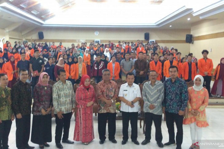 Kuliah umum Fisipol Unja kupas kebijakan kepala daerah tingkatkan kesejahteraan