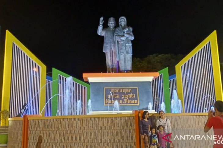 Monumen Habibie-Ainun di Pare Pare, kota kelahiran sang teknokrat