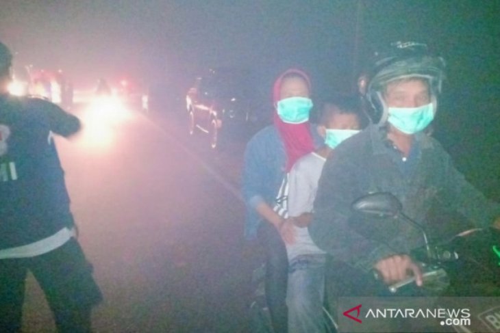 Tim Satgas Kekeringan Babel bagikan 1.000 masker