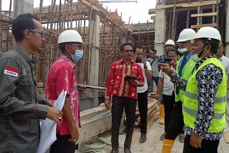 Bupati tinjau pembangunan rumah sakit baru di Sanggau
