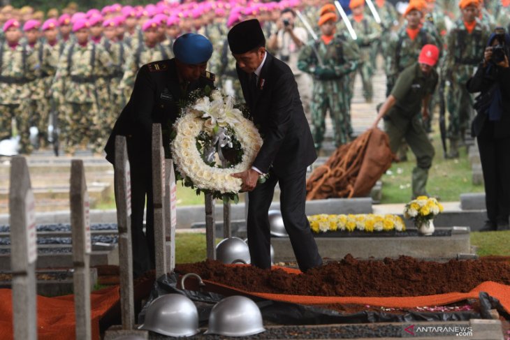 Jokowi remembers BJ Habibie as statesman and true scientist