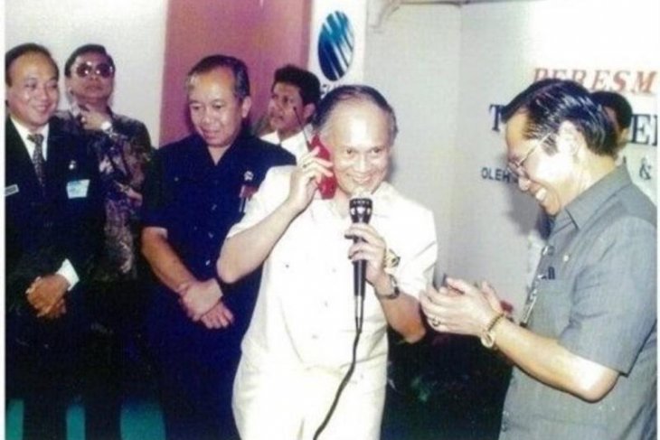 BJ Habibie di balik kelahiran Telkomsel