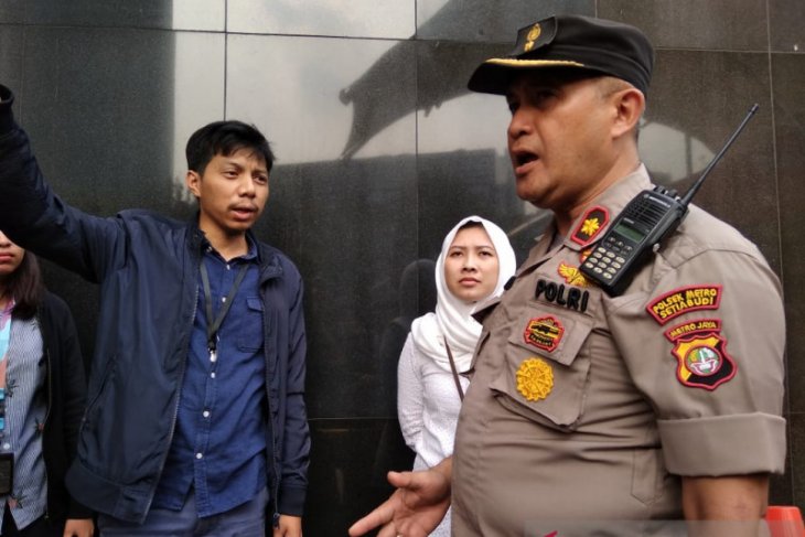 Polisi minta kain hitam yang tutupi logo KPK di buka