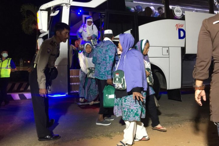 Jamaah haji asal Lampung wafat saat perjalanan pulang di pesawat
