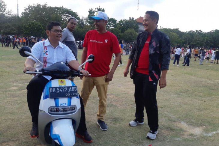 PLN Bali ajak coba motor listrik
