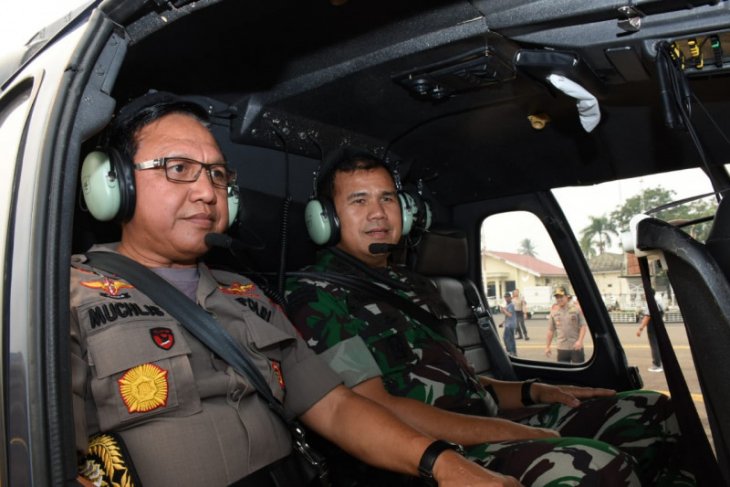 Kasdam II Sriwijaya pantau karhutla lewat udara
