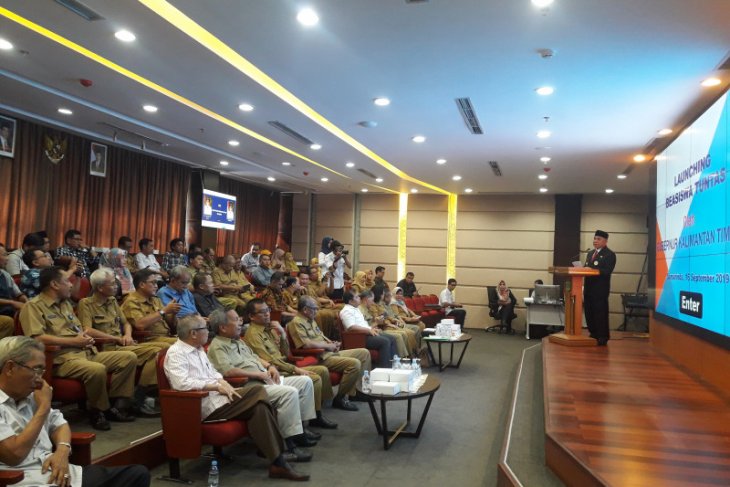 Isran Noor luncurkan program beasiswa Kaltim tuntas