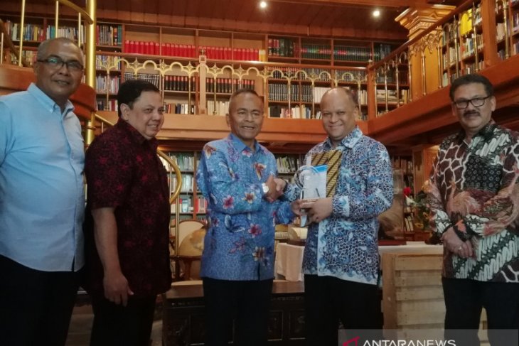 BJ Habibie digelari Bapak Kemerdekaan Pers Indonesia - Ilham Habibie: hoaks itu tantangan medsos