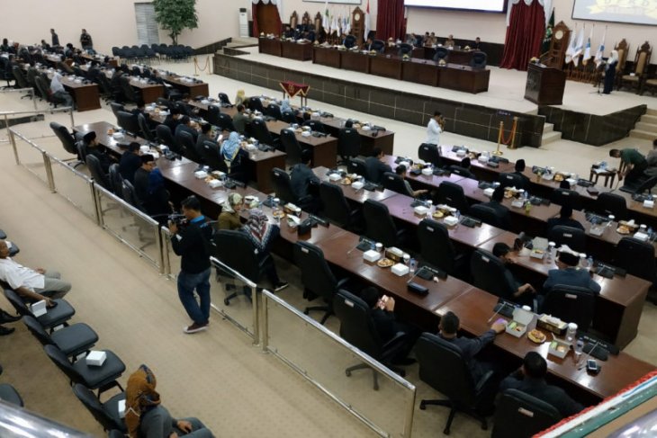 Pimpinan definitif DPRD Banten tunggu SK Mendagri sebelum ditetapkan