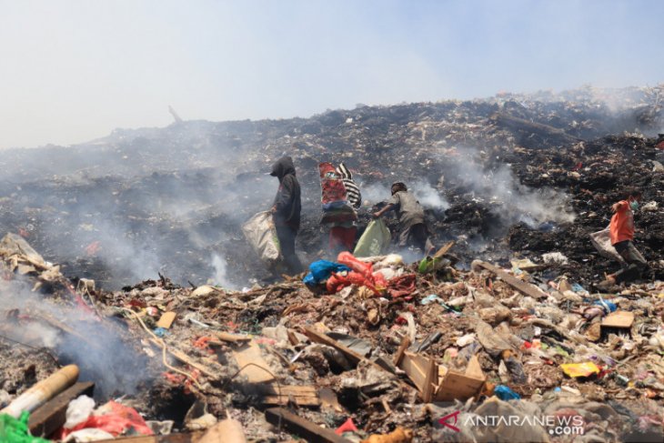 Awas, asap kebakaran TPA bisa akibatkan kanker hingga stunting