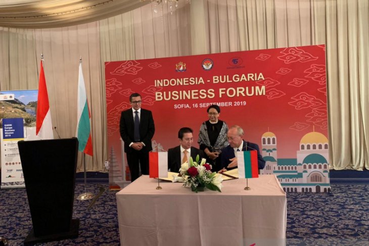 Indonesian, Bulgarian chambers ink MoU to intensify trade
