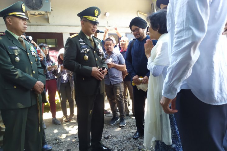 HS Dillon Meninggal - Pangdam Udayana lepas jenazah HS Dillon