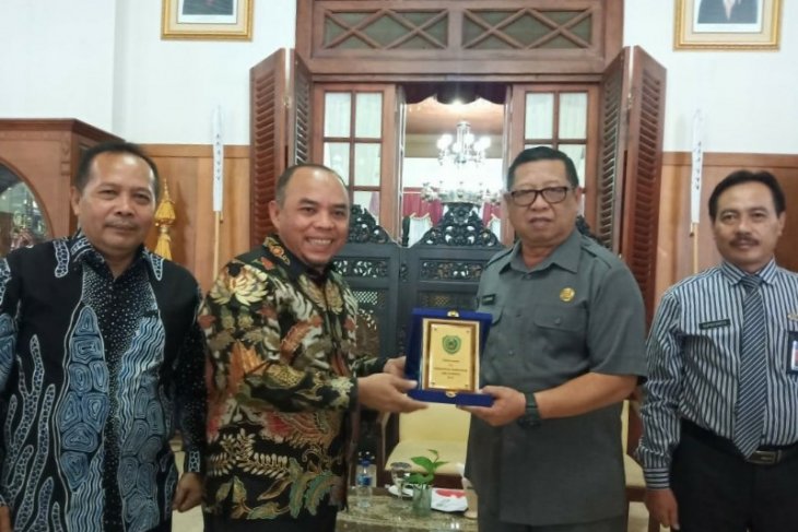 Labuhanbatu tertarik optimalisasi kesehatan Tulungagung