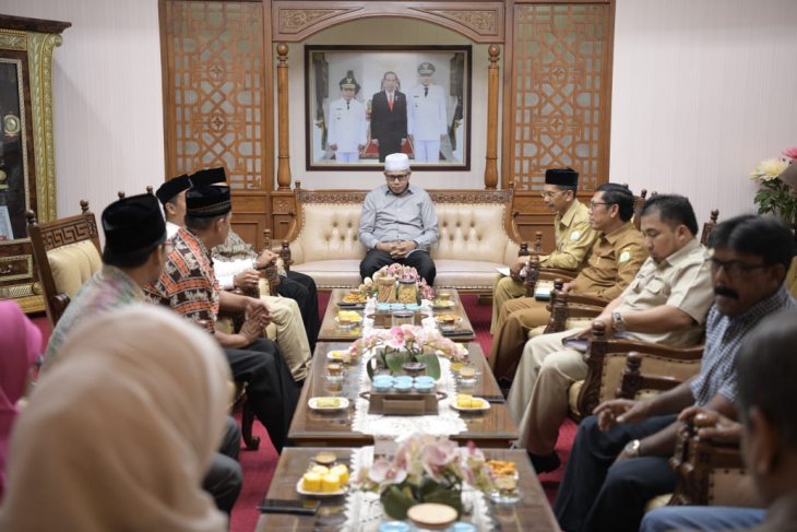 Plt Gubernur Aceh terima perwakilan buruh