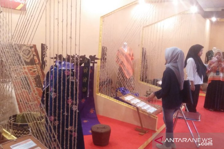 Pengunjung pameran kain Nusantara capai ribuan orang