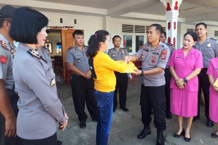 Polres dan Bhayangkari Tomohon beri bantuan panti asuhan Nazaret