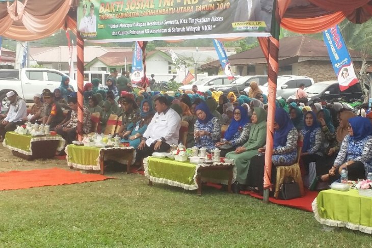 Pejabat Labura urunan bantu bayi pengidap Gastroschisis