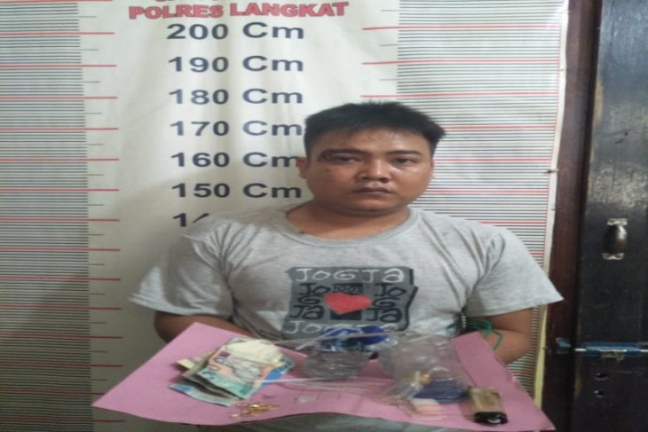 Polisi Salapian Langkat tangkap penjual narkotika