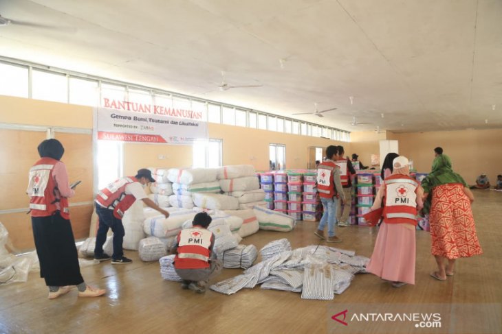 PMI Palu distribusikan paket bantuan untuk korban likuifaksi