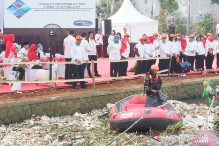 Bantaran Sungai Cipakancilan Bogor akan dijadikan taman