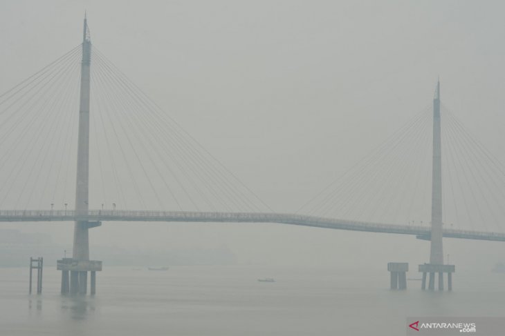 Kabut asap kian pekat, Jembatan Gentala Arasy kerap menghilang