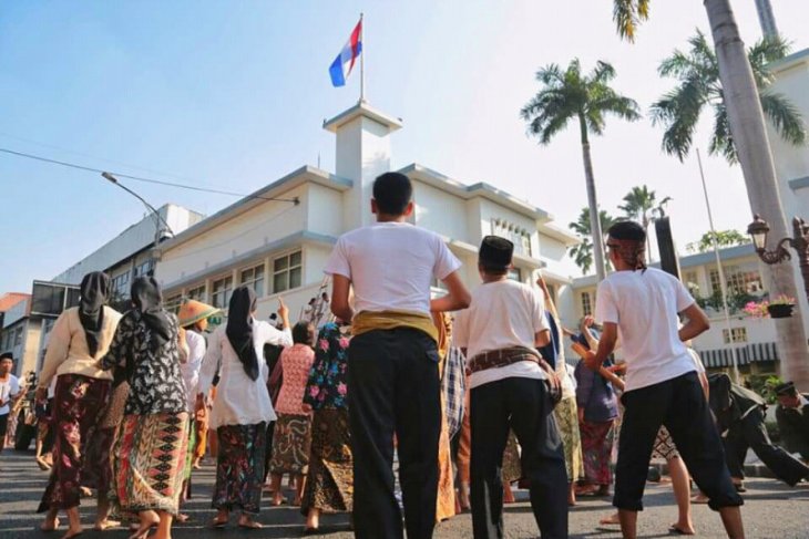 Insiden Bendera Di Hotel Yamato Surabaya Disebabkan Oleh - Berbagai Sebab