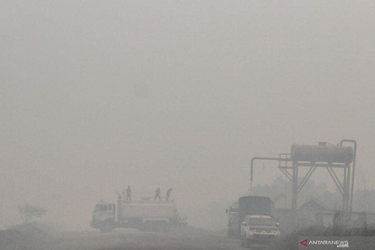 Empat penerbangan di Pekanbaru dialihkan akibat asap pekat