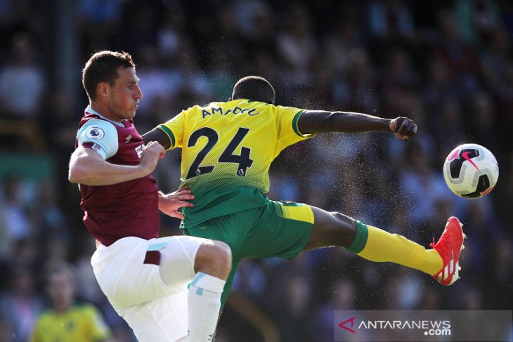 Liga Inggris, Burnley turunkan lagi Norwich, Sheffield pecundangi Everton