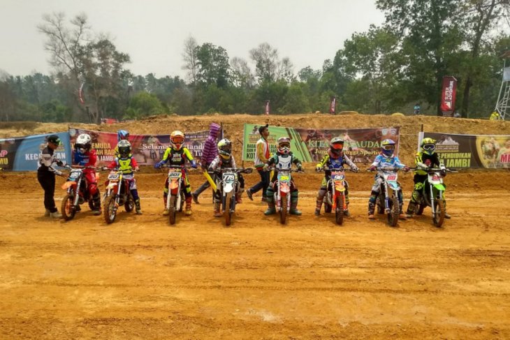 Kejurnas grasstrack, ratusan kroser berlomba di sirkuit permanen JAMS Jambi