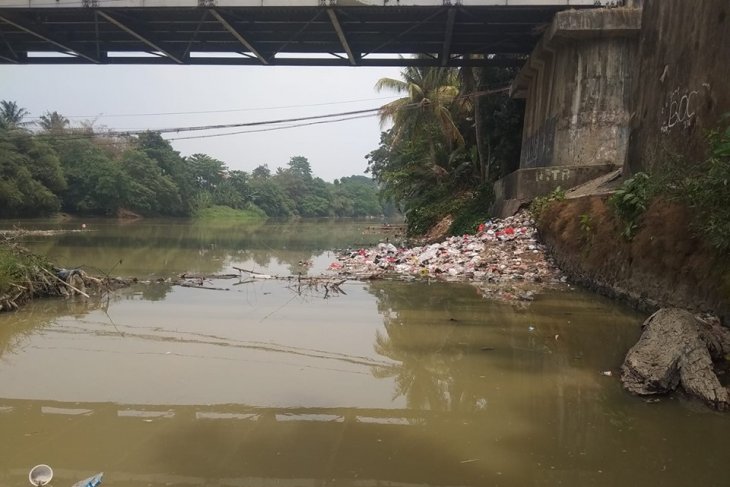 Pemkab Lebak, larang warga buang sampah ke sungai