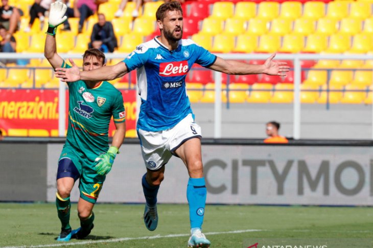 Napoli kalahkan Lecce 4-1, Llorente sumbang dua gol