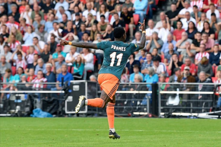 Ajax Quincy dan PSV berbagi satu poin