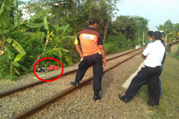 Tertabrak kereta api, wanita paruh baya ditemukan tewas